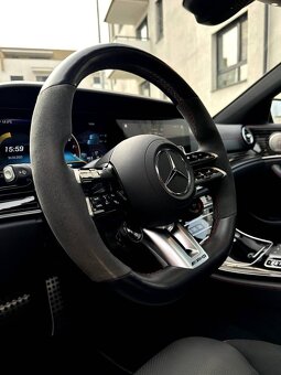 Mercedes Benz E53 AMG 4Matic - 12
