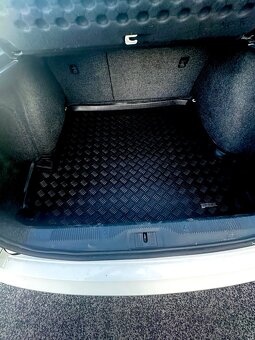 Predám Octavia II Facelift TSI kúp. v SR - 12