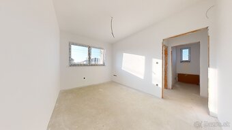 4 izbový rodinný dom tichej lokalite, parkovanie, oplotenie, - 12