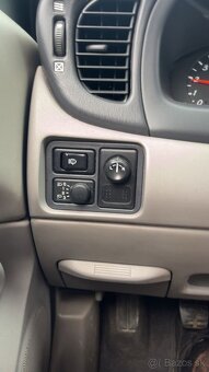 Nissan Almera N16 - 12