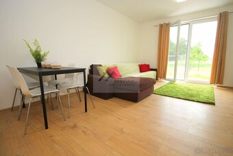 PREDAJ zariadená NOVOSTAVBA s vírivkou vo Dvorci - 12