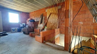 Na predaj 6. izbový rodinný dom, 800m2 Chrenovec-Brusno - 12