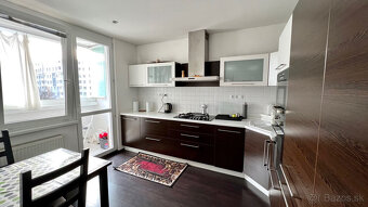 NOVO ZREKONŠTRUOVANÝ KOMPLETNE ZARIADENÝ 4-IZB. BYT S LOGGIO - 12