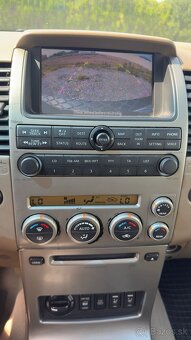 Nissan Pathfinder 2.5 dCI Automat 7-miestny - 12