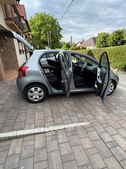 Toyota Yaris 1.3 VVT-I Terra - 12