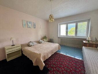 Na predaj rodinný dom s veľkou záhradou v Nitrici - 12