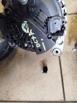 Rozpredám Superb 3 dvere (pravá strana) - 12