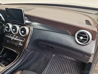 Mercedes-Benz GLC Kupé 250 4Matic AT9 155KW SR 1majiteľ Top - 12
