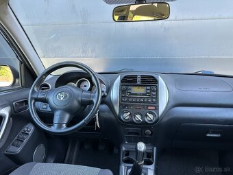 Toyota RAV4 2.0 VVTi - 12