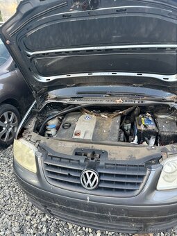 Rozpredám touran 1.6 fsi - 12