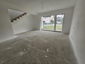 Predaj 4 izb.rod.domu v mestskej časti Strážov,252m2 -Žilina - 12