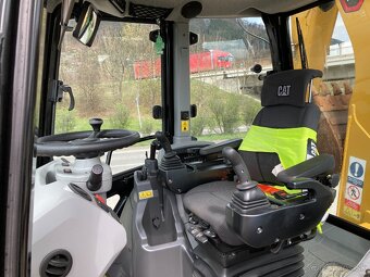 CAT 444 Traktorbáger / Rýpadlo 2021 - 12