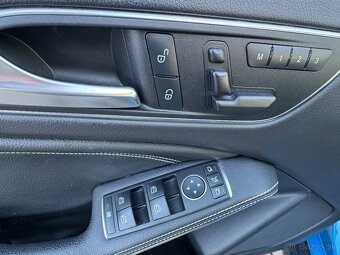 Mercedes-Benz GLA 200 d 4MATIC A/T - 12