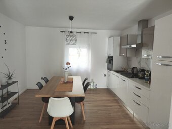 Dom s 2 apartmánmi a garážou, Chorvátsko VIR - 12