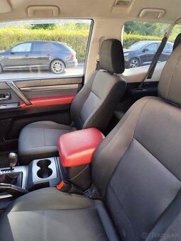 Mitsubishi Pajero - 12