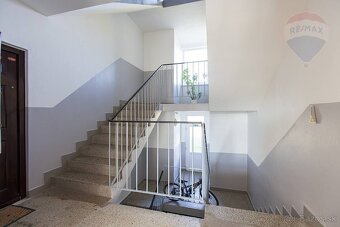 VÝNIMOČNÁ PONUKA - Na predaj 4-izbový byt v obci Rohožník - 12