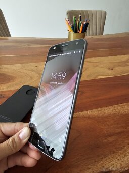 Motorola Moto Z2 Play + Hasselblad True Zoom - 12