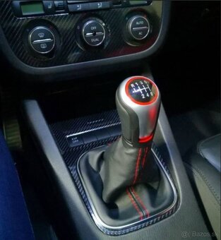 R36 GT kožená radiaca páka s BIELYM / ČERVENYM šitím - 12