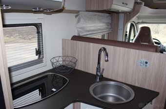 Burstner IXEO 710 TOP STAV - 12