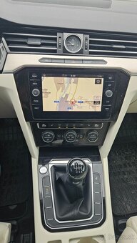 Volkswagen Passat Variant 2.0 TDI BMT Business Highline - 12