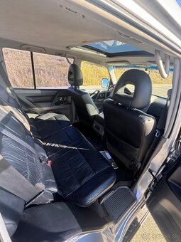 Mitsubishi Pajero 3.2 - 12