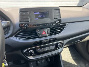 Hyundai i30 Combi 1.5 DPI 80kw benzin - 12