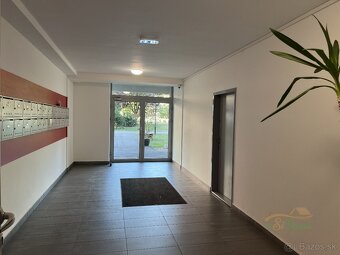 2 – izbový tehlový byt s 8,5m2 loggiou, pri parku, Košice - - 12