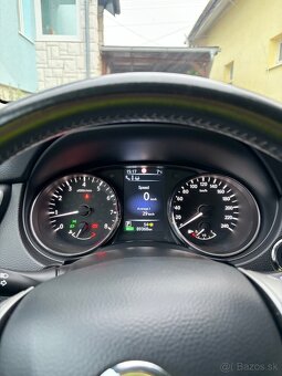 Nissan Qashqai 1.2 - 12