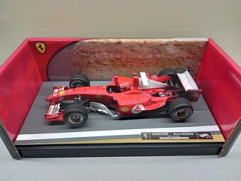 F1 FERRARI F2004 GP BAHRAIN 2004 SCHUMACHER HOTWHEELS 1:18 - 12