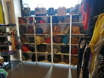 Zariadenie predajne textilu - 12