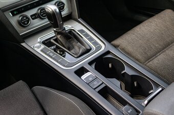 Volkswagen Passat DSG 1,6 TDI 88kW / Masáž / LED svetlá / - 12