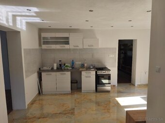 2. Izbový rodinný dom SKLENÉ 558m² - 12