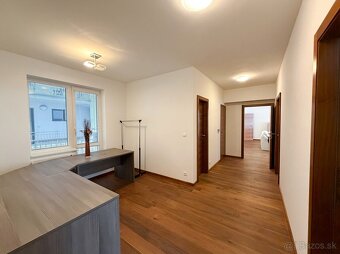 Luxusný, veľkometrážny byt 137m2 s 2 terasasami v Centre - 12