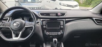 Nissan Qashqai benzin 117 kW automat 1.majitel rok 2020 naj. - 12