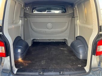 Volkswagen T5 Transporter 2.0TDI, 6 miestne Facelift - 12