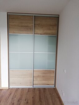 Vstavané skrine a nábytok na mieru - 12