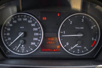 BMW Rad 3 Touring 320d 184k xDrive A/T - 12