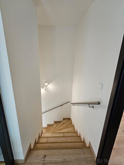 PRENÁJOM 5 - izbového domu medzi Prešovom a Košicami - 12