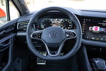 Volkswagen Touareg 3.0 V6 TDI R-Line 4Motion Tiptronic - 12