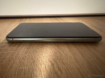 iPhone 11 (128GB) - 12