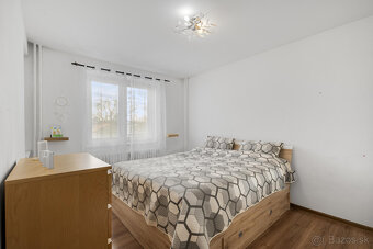 ZNÍŽENÁ CENA SENEC – NA PREDAJ 2 samostatne stojace rodin - 12