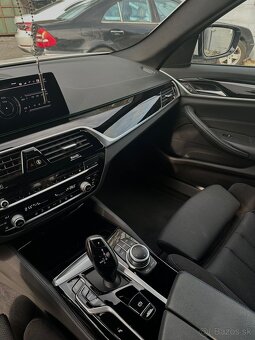 BMW 520d xDrive sedan - 12