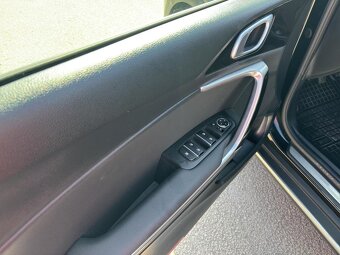 Kia XCeed 1,5 T-GDI M6 Gold - 12