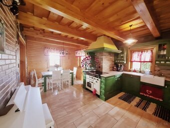 PREDAJ: 5i zrub s veľkorysým pozemkom, garážou, bazénom - 12