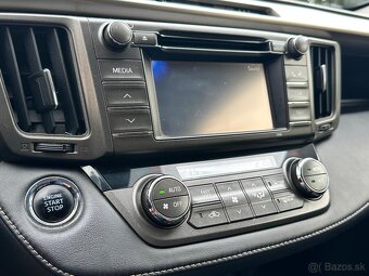 Toyota RAV4 2.2 l D-CAT Premium - 12