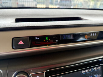 Toyota RAV4 2.2 l D-4D Premium 4x4 - 12