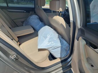Volkswagen Passat 2.0 TDI BMT Comfortline - 12