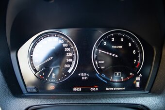 BMW Rad 1 M 140i xDrive Shadow A/T /AJ NA SPLATKY/ - 12