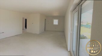 NOVOSTAVBY RD+ pozemok od 519m2 vo V.Chlievanoch pri Bánovci - 12