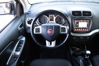 Fiat Freemont z roku 2014 - 12